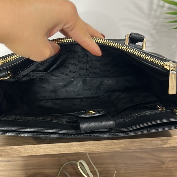 Michael kors • Kellen medium saffiano leather satchel - Picture 7 of 14